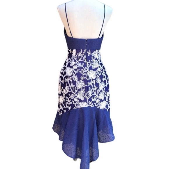 FOXIEDOX Blue/White Embroidered Tulip Dress NEW 4 - Picture 3 of 12
